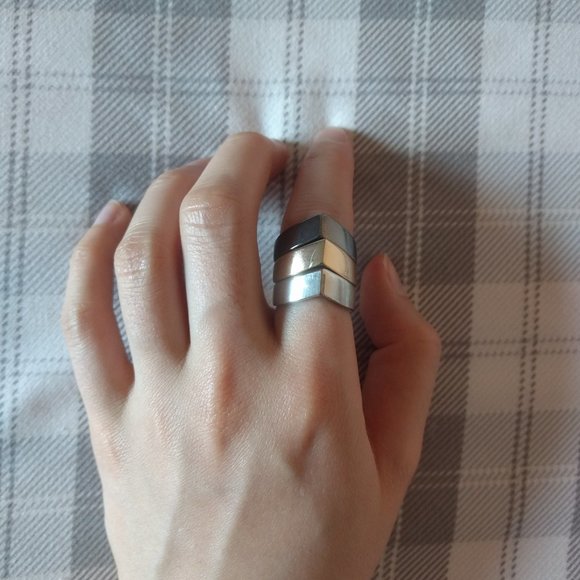 Tri-Color Triangular Ring (Size Small/Medium) - Picture 2 of 4